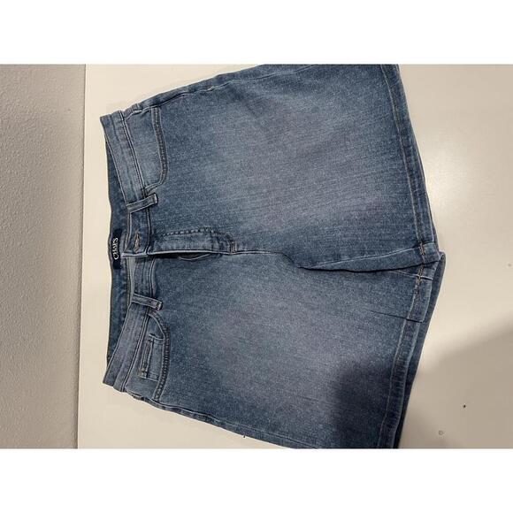Chaps Women's Denim Shorts - Classic Jean Style- Size 10 - Picture 1 of 4